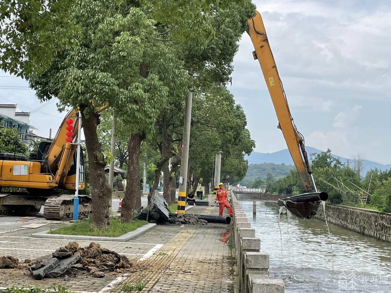 亚云-包含本菲卡发布备战花絮，冲刺阶段更衣室发声，法甲任务艰巨，临场指挥获称赞的词条